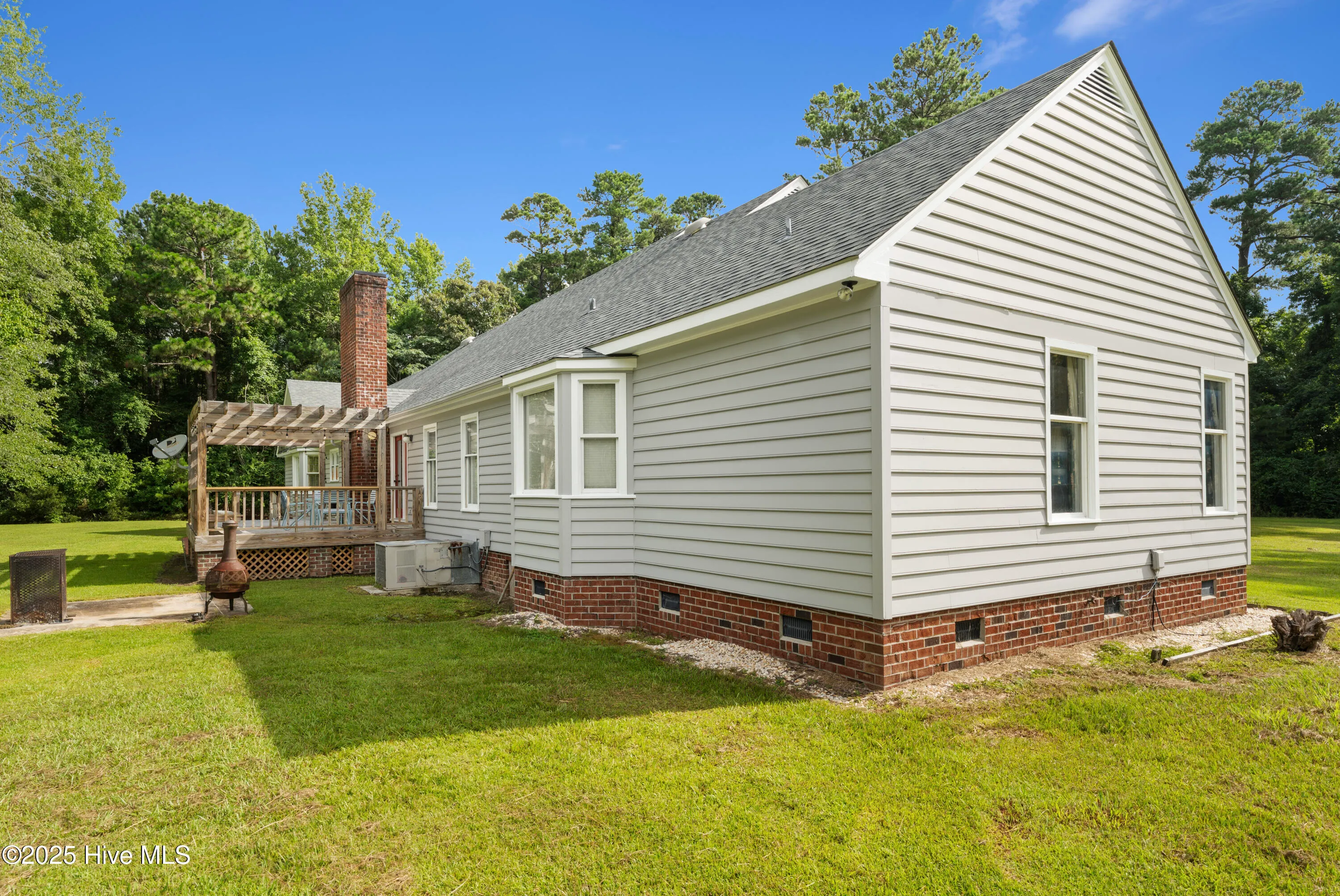 Burgaw, North Carolina 28425, United States, 4 Bedrooms Bedrooms, ,3 BathroomsBathrooms,Residential,Active,38835