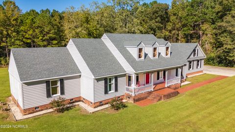 A home in Burgaw