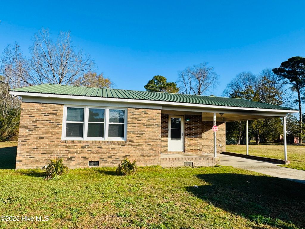 Photo of 208 Sterling Drive, Plymouth, NC 27962 (MLS # 100544203)