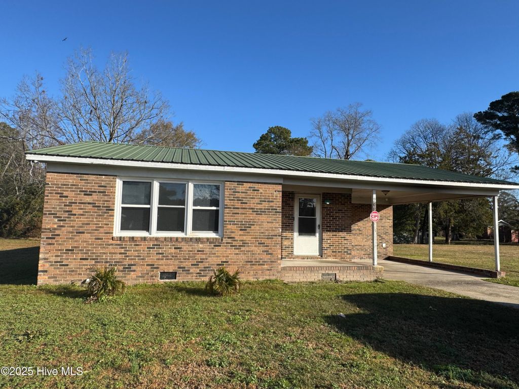 Photo of 208 Sterling Drive, Plymouth, NC 27962 (MLS # 100544203)