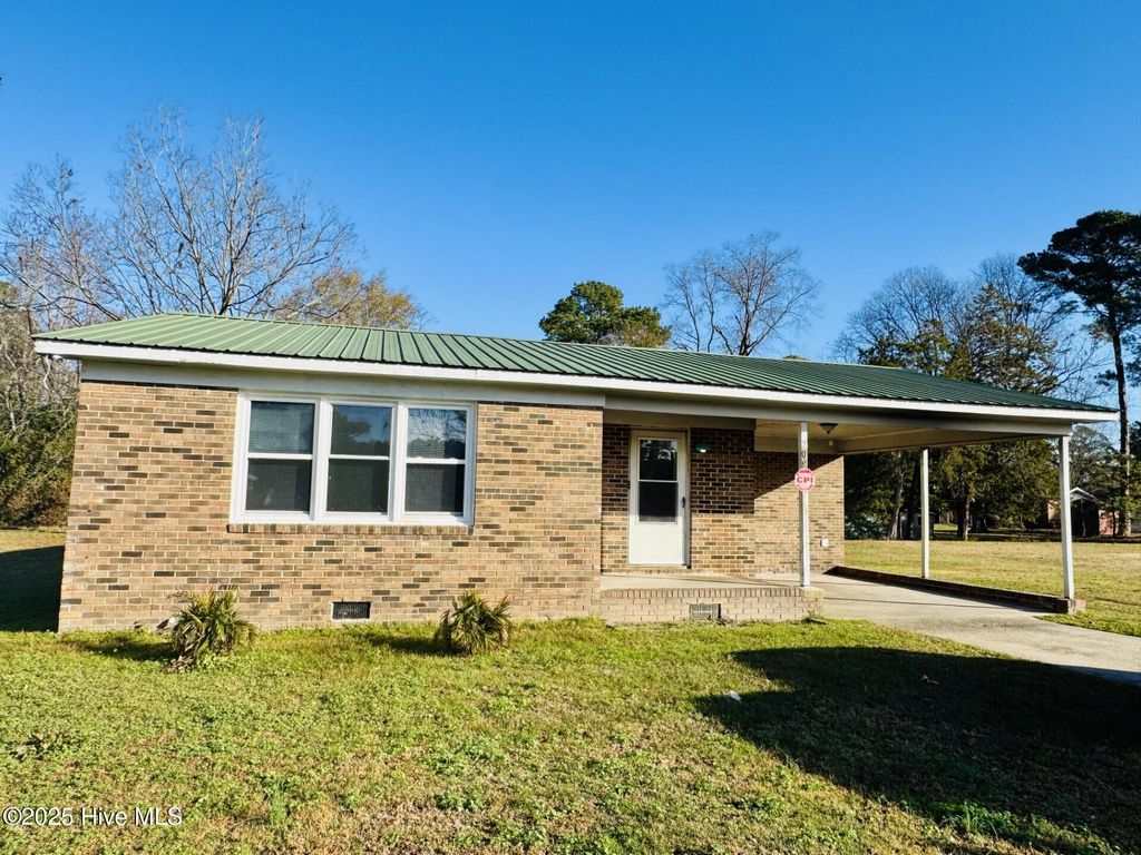 Photo of 208 Sterling Drive, Plymouth, NC 27962 (MLS # 100544203)