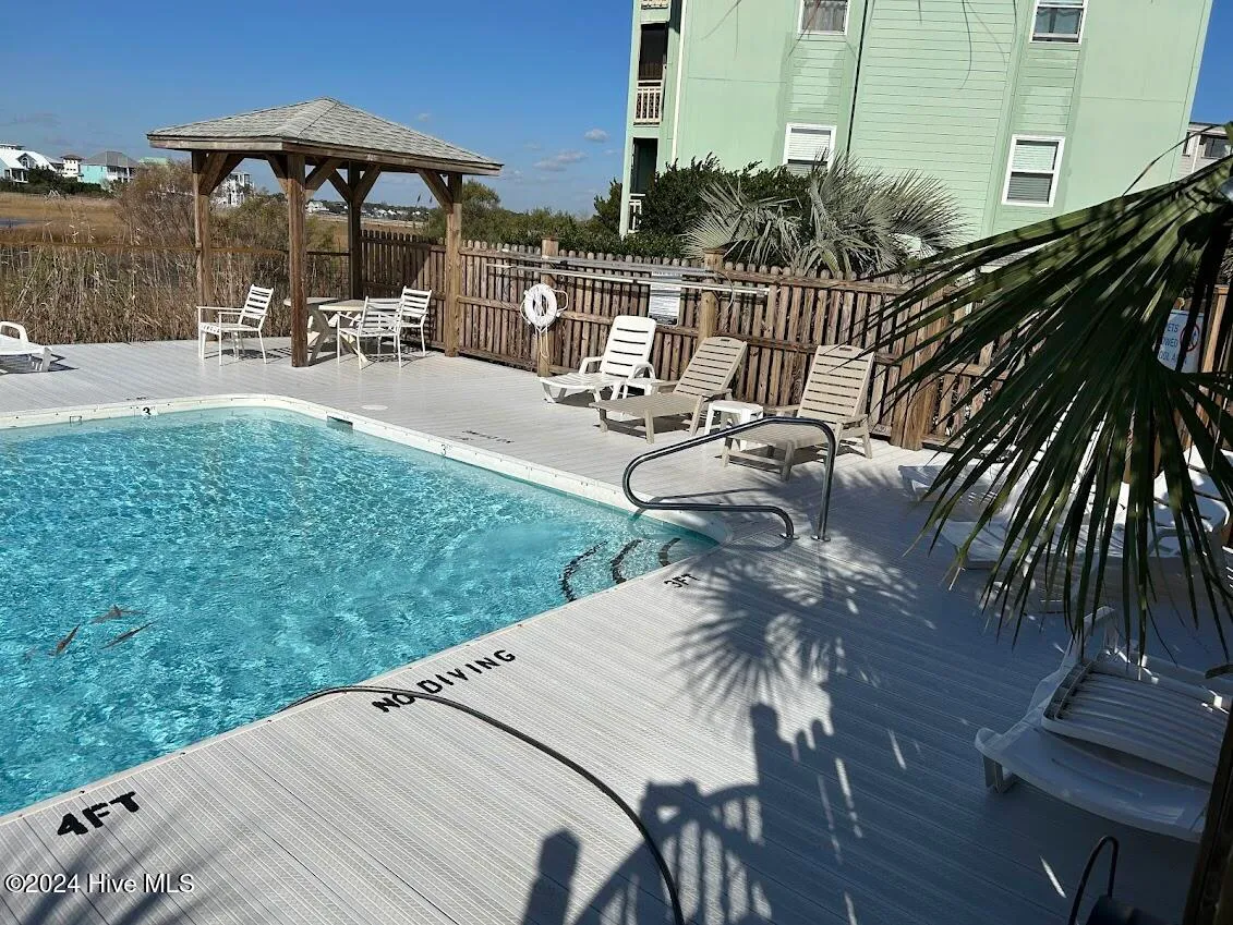 Carolina Beach, North Carolina 28428, United States, 2 Bedrooms Bedrooms, ,2 BathroomsBathrooms,Residential,Pending,27369