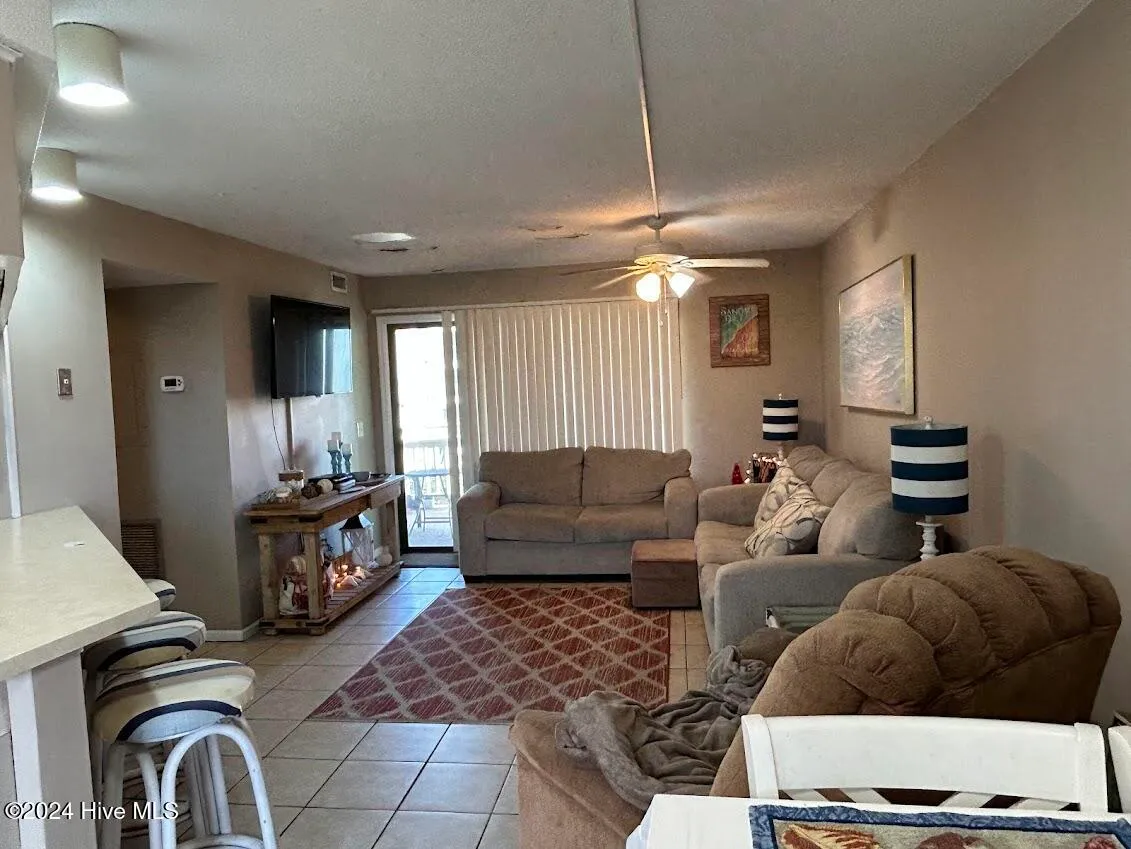 Carolina Beach, North Carolina 28428, United States, 2 Bedrooms Bedrooms, ,2 BathroomsBathrooms,Residential,Pending,27369