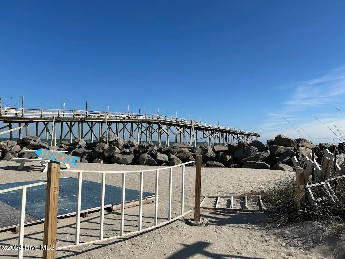 Carolina Beach, North Carolina 28428, United States, 2 Bedrooms Bedrooms, ,2 BathroomsBathrooms,Residential,Pending,27369