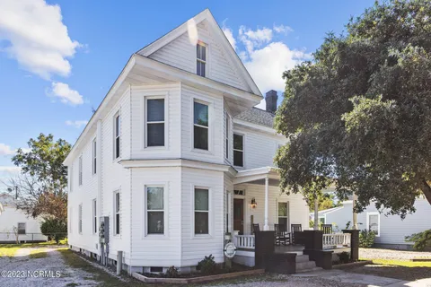 212 Live Oak Street, Beaufort, NC 28516 - #: 100481617
