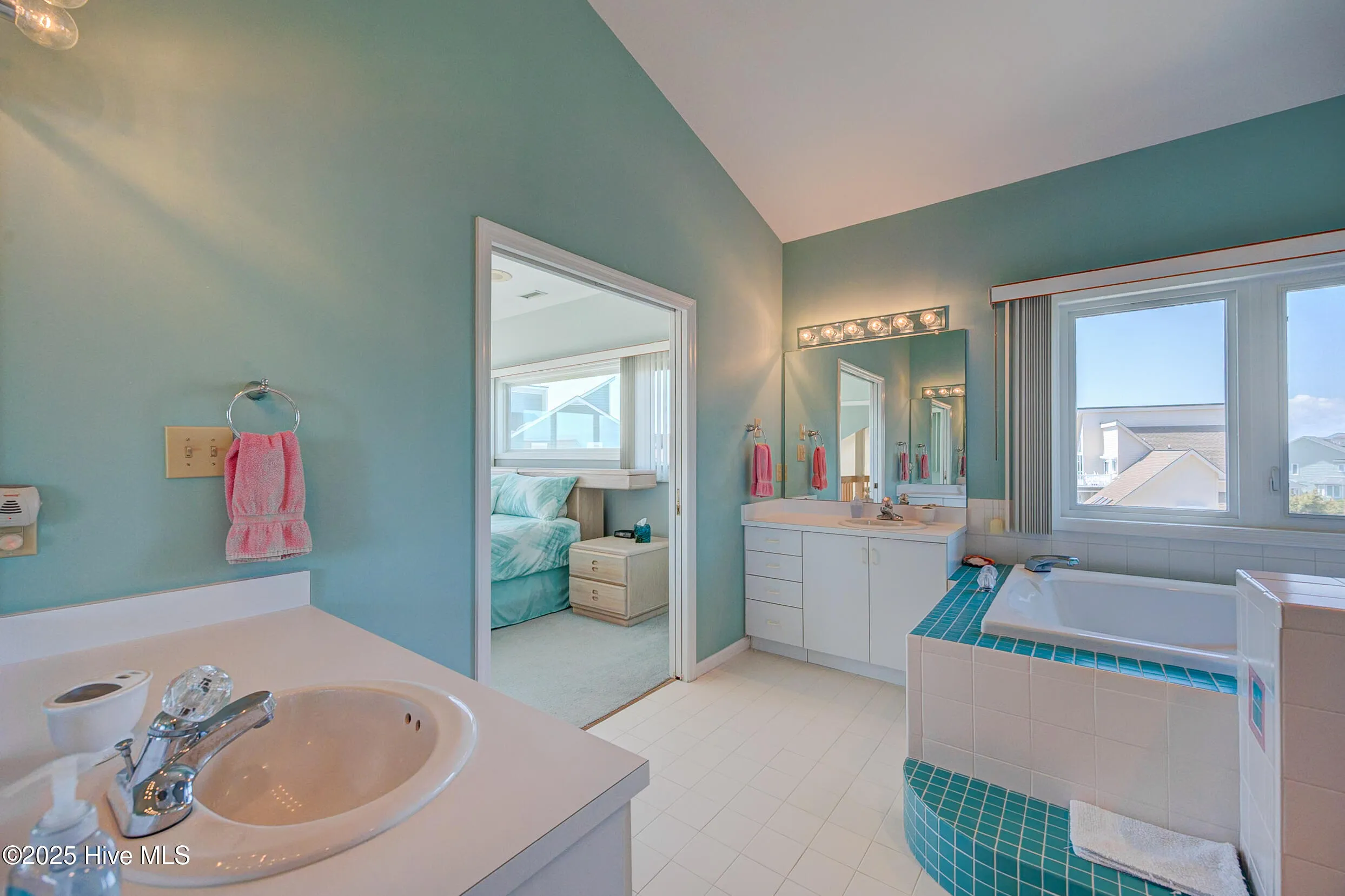 Emerald Isle, North Carolina 28594, United States, 4 Bedrooms Bedrooms, ,5 BathroomsBathrooms,Residential,Active,117770