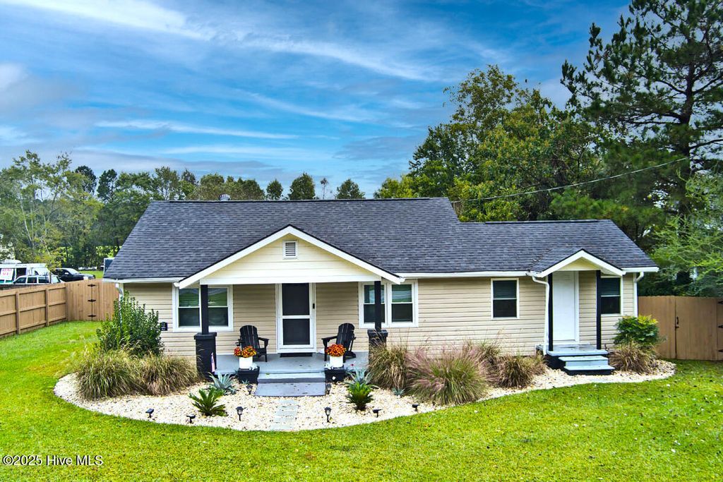 Photo of 588 Nine Foot Road, Newport, NC 28570 (MLS # 100536065)