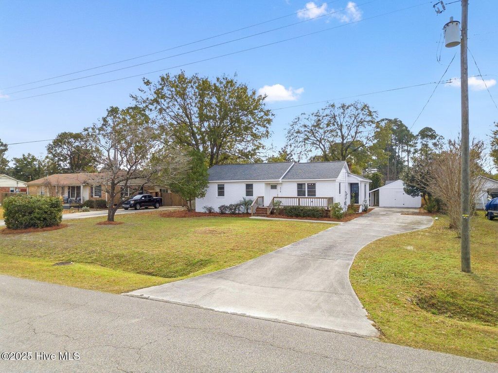 Photo of 318 N Crestwood Drive, Wilmington, NC 28405 (MLS # 100543784)