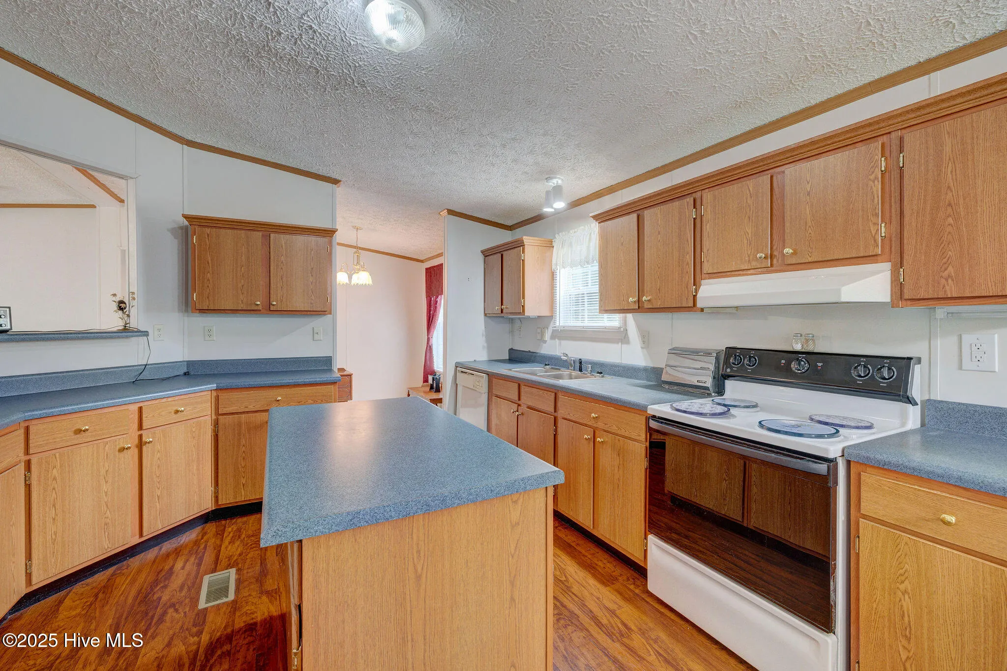 Rocky Point, North Carolina 28457, United States, 3 Bedrooms Bedrooms, ,2 BathroomsBathrooms,Residential,Pending,208864