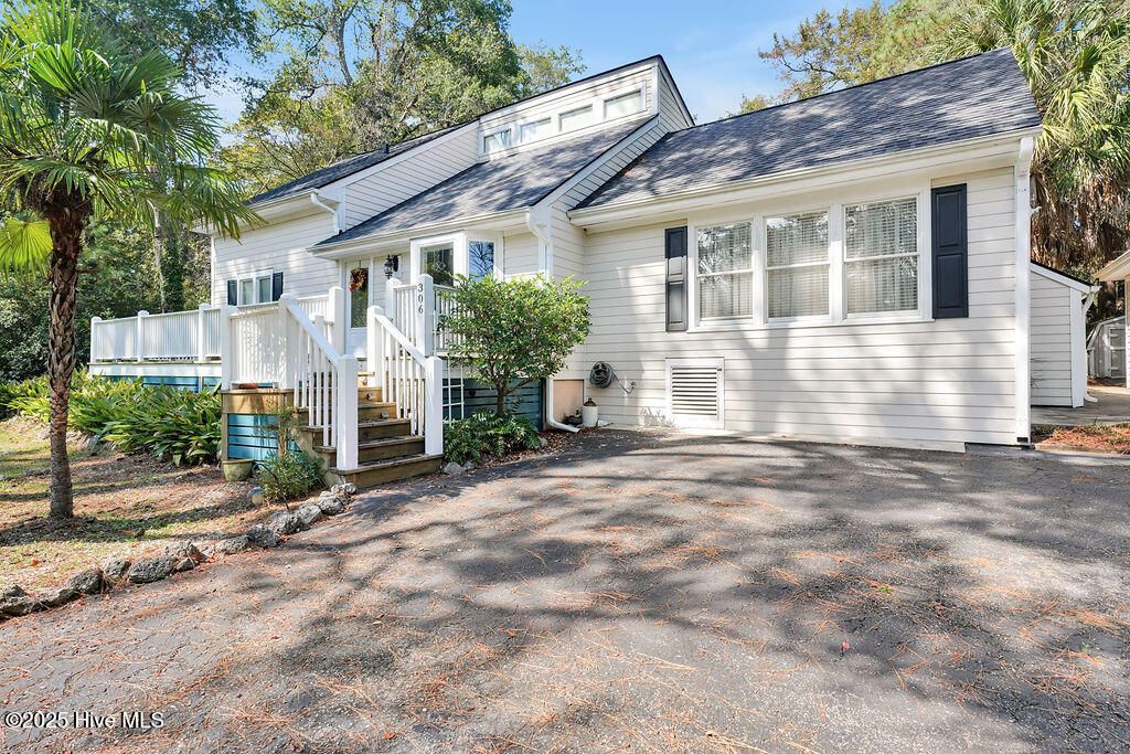 Photo of 306 Park Avenue Ext, Southport, NC 28461 (MLS # 100533114)