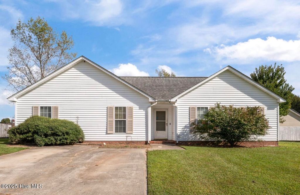 Photo of 3709 Scenic Court, Ayden, NC 28513 (MLS # 100539098)
