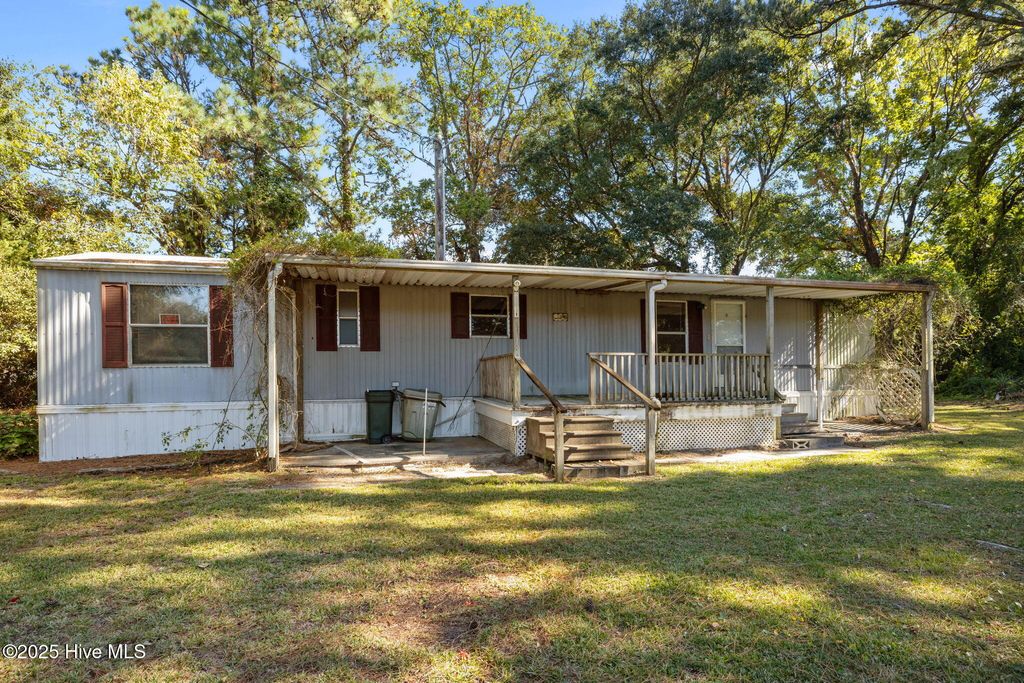 Photo of 1527 Hibbs Road, Newport, NC 28570 (MLS # 100538454)