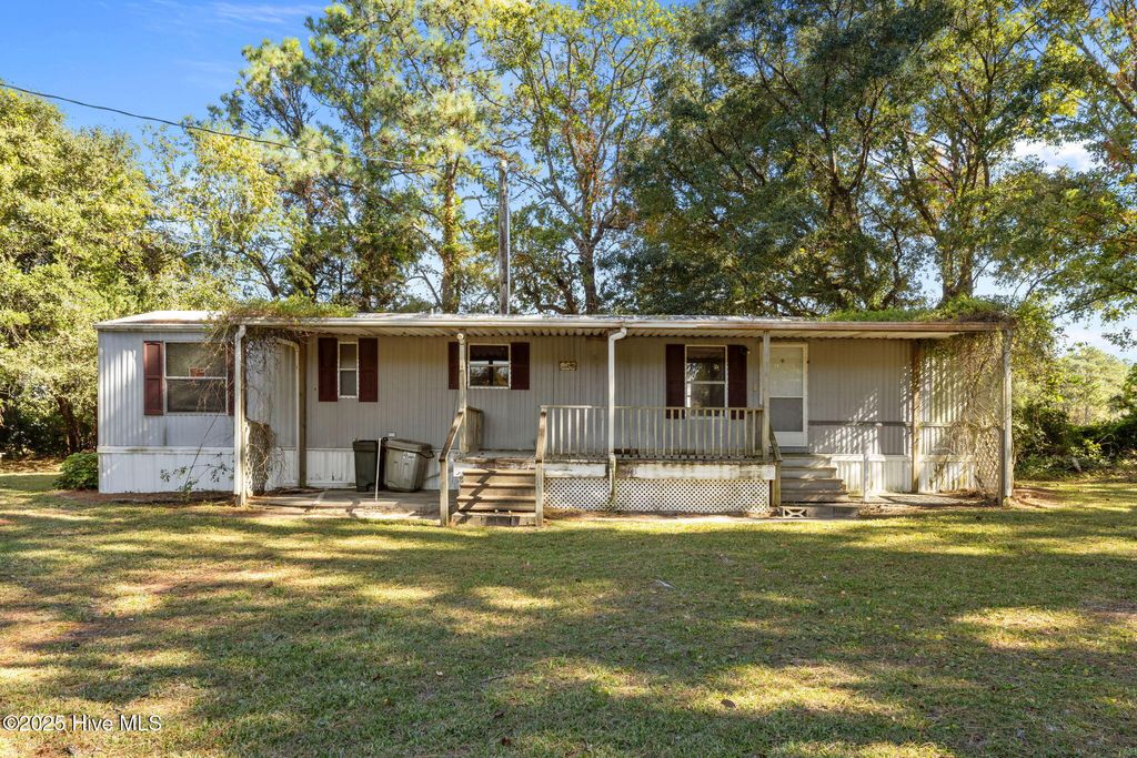 Photo of 1527 Hibbs Road, Newport, NC 28570 (MLS # 100538454)