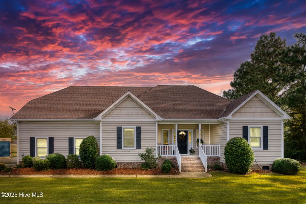Photo of 102 Bayshore Court, Maple, NC 27956 (MLS # 100533046)