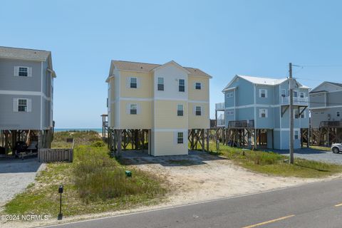 A home in North Topsail Beach