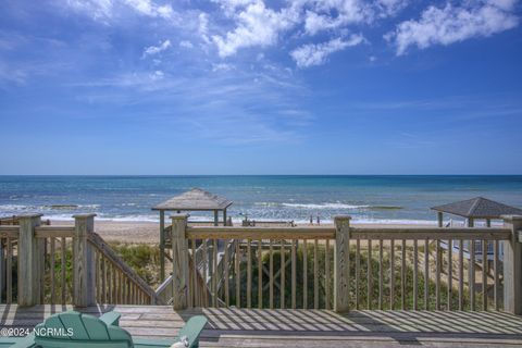 A home in North Topsail Beach