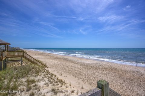 A home in North Topsail Beach