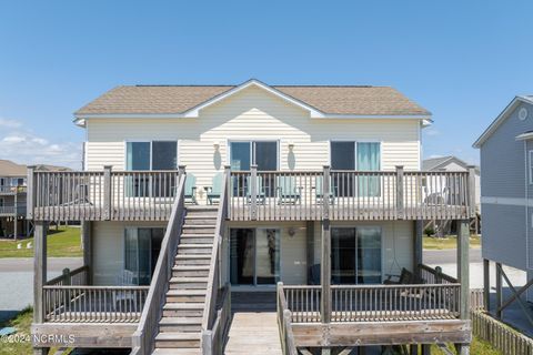 A home in North Topsail Beach