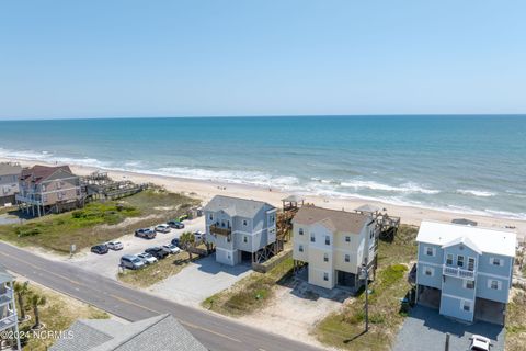 A home in North Topsail Beach