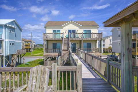 A home in North Topsail Beach