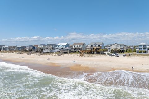 A home in North Topsail Beach