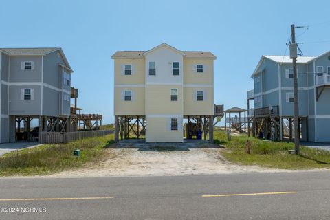 A home in North Topsail Beach