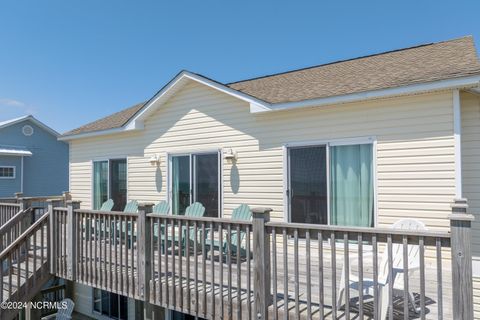 A home in North Topsail Beach