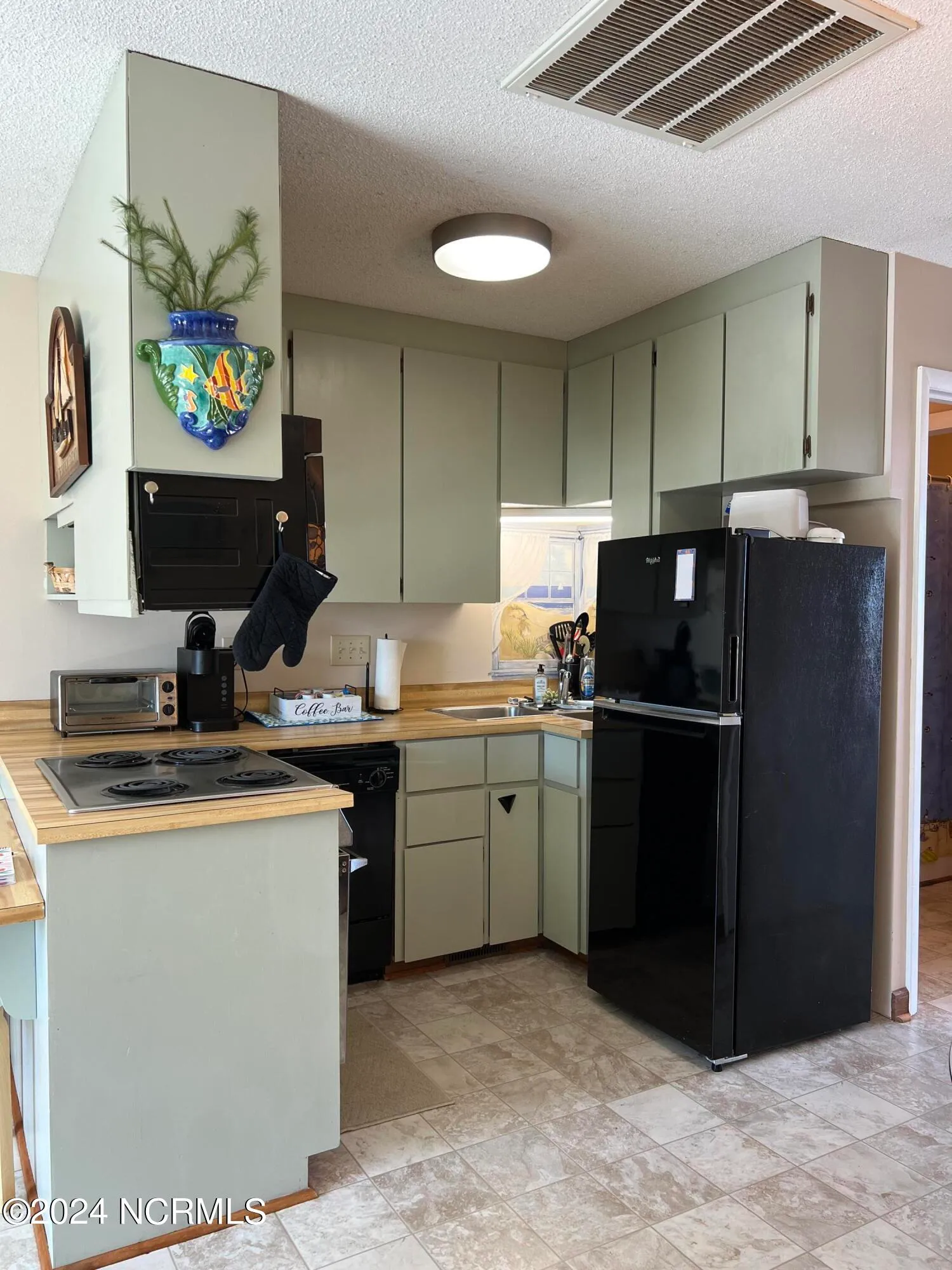 North Topsail Beach, North Carolina 28460, United States, 1 Bedroom Bedrooms, ,2 BathroomsBathrooms,Residential,Active,46718