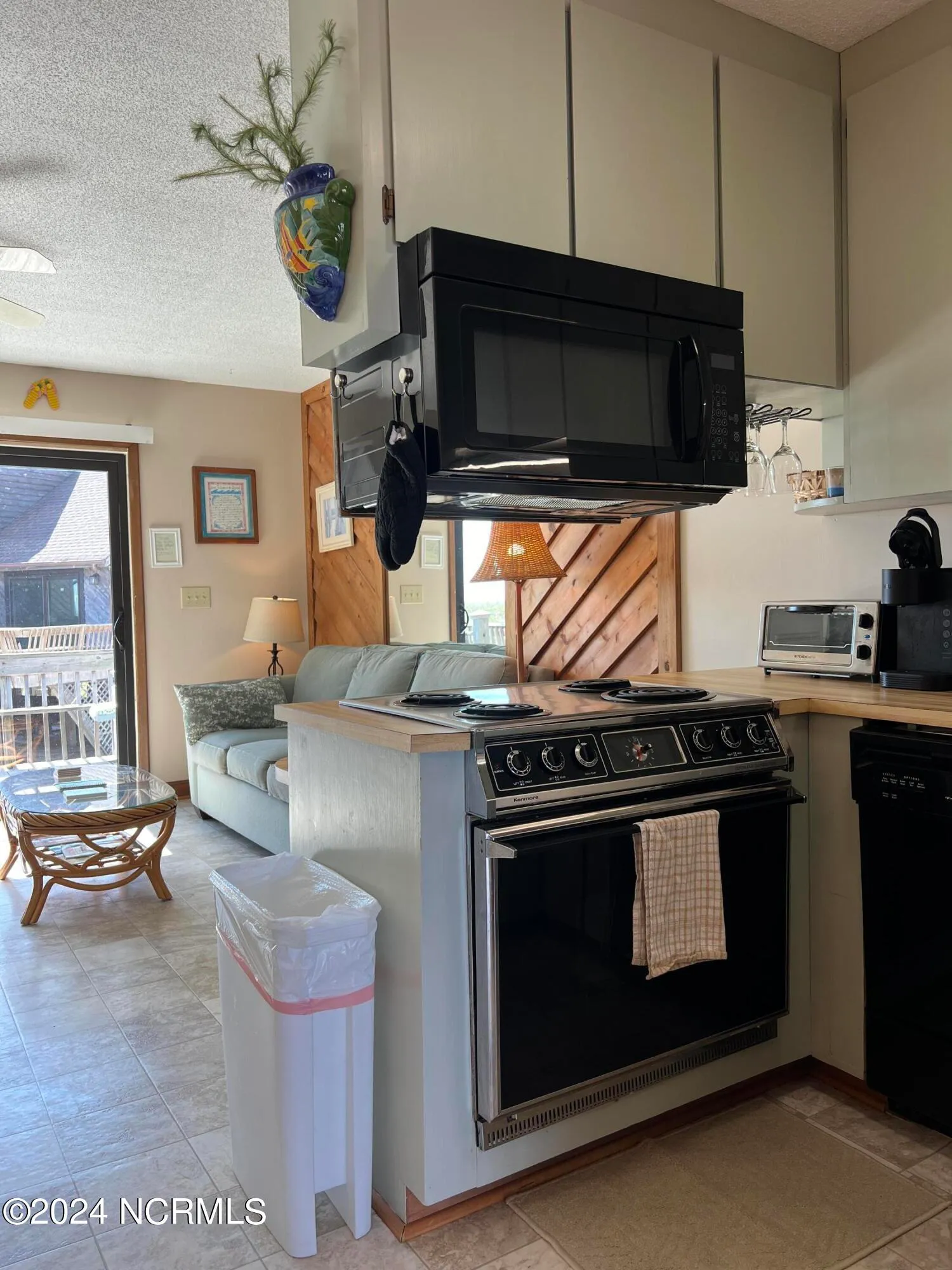 North Topsail Beach, North Carolina 28460, United States, 1 Bedroom Bedrooms, ,2 BathroomsBathrooms,Residential,Active,46718