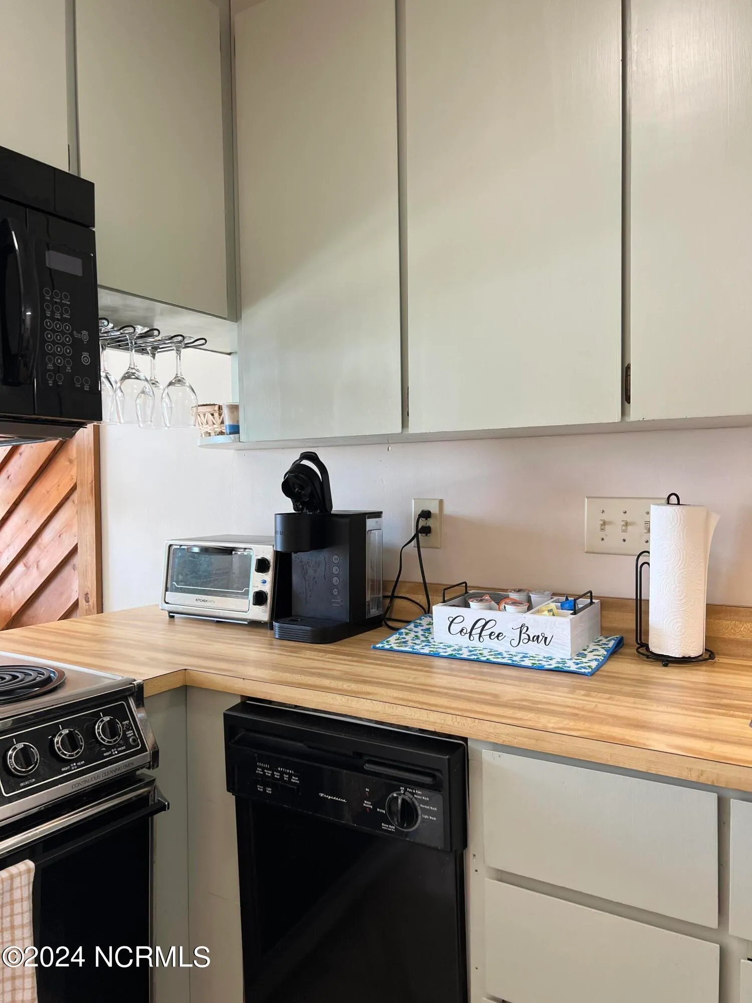 North Topsail Beach, North Carolina 28460, United States, 1 Bedroom Bedrooms, ,2 BathroomsBathrooms,Residential,Active,46718