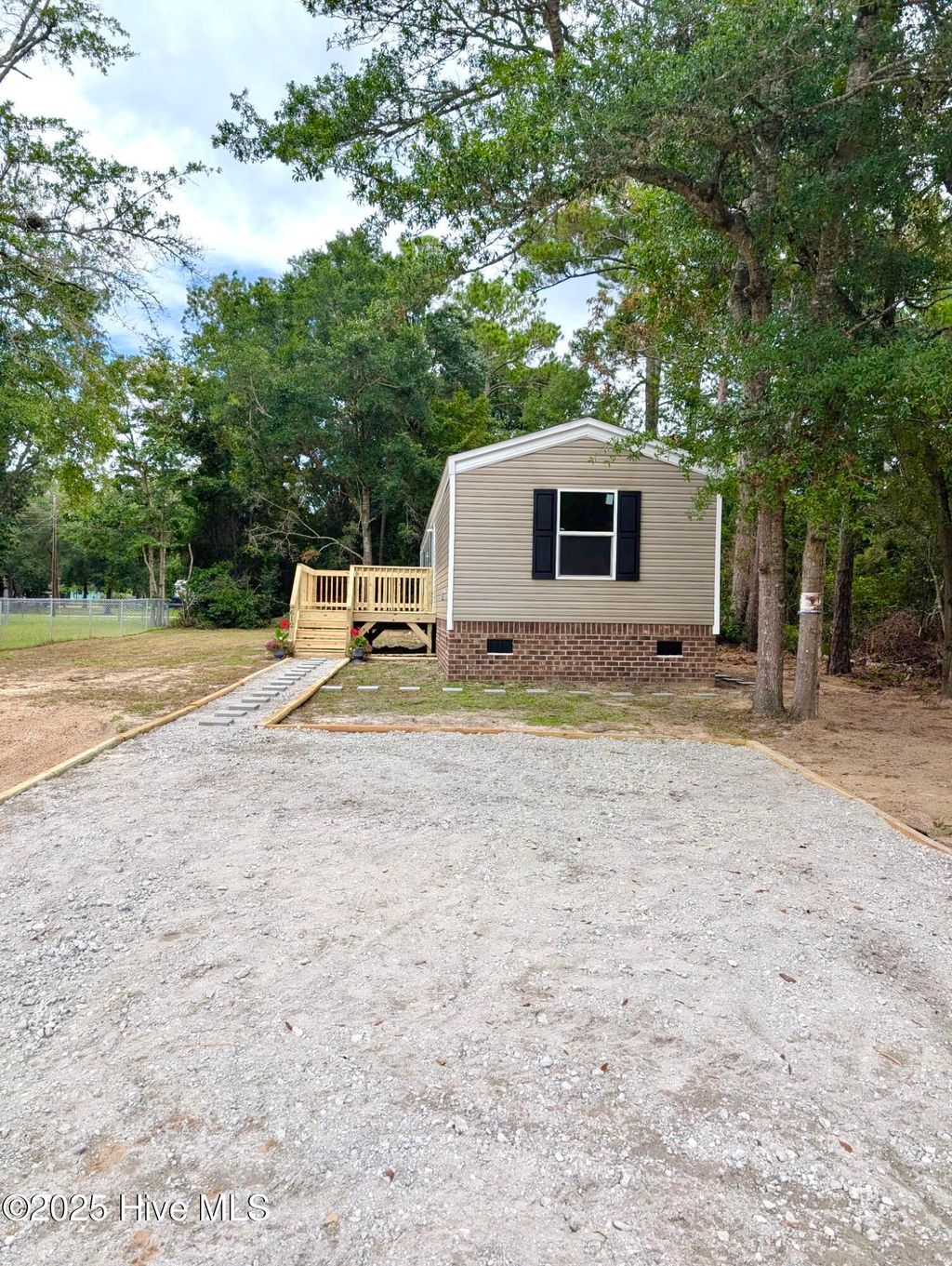 Photo of 612 Bayshore Drive SE, Bolivia, NC 28422 (MLS # 100528078)