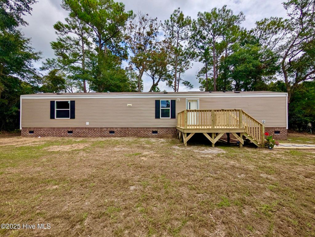 Photo of 612 Bayshore Drive SE, Bolivia, NC 28422 (MLS # 100528078)
