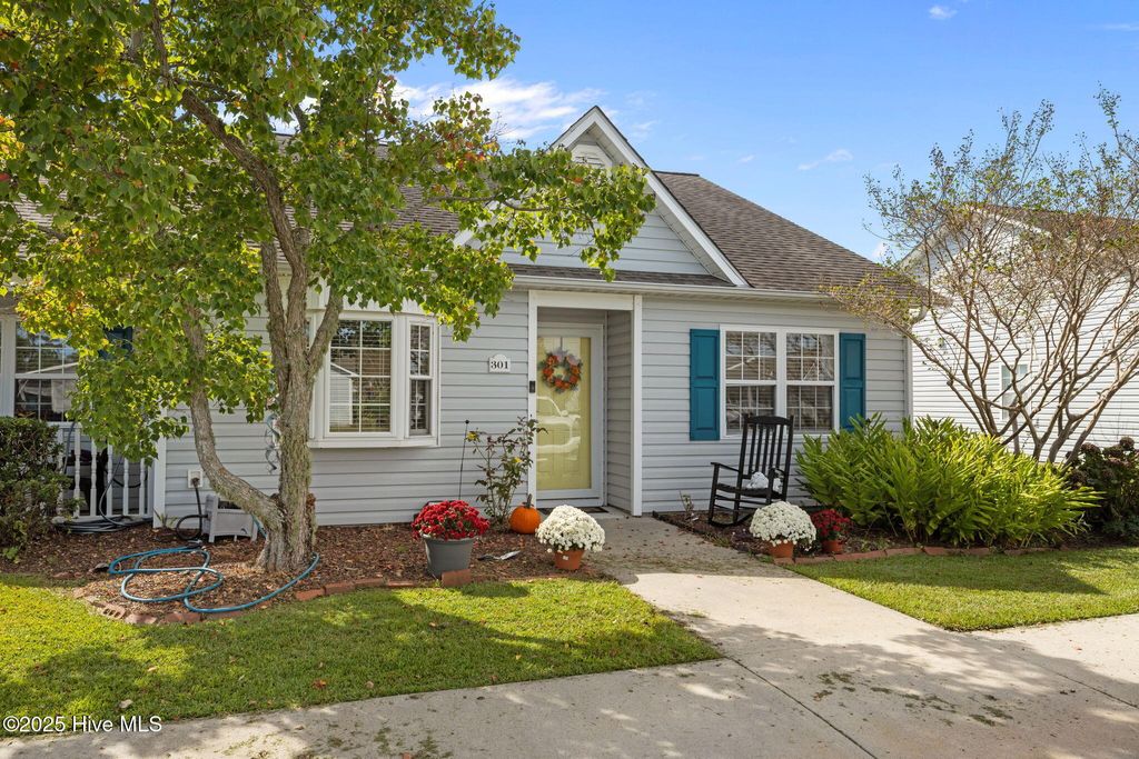 Photo of 301 Courtyard E #301, Beaufort, NC 28516 (MLS # 100536086)