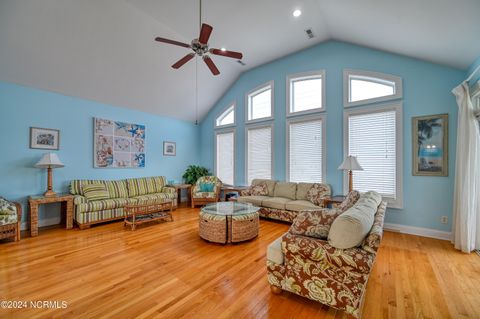 A home in Topsail Beach