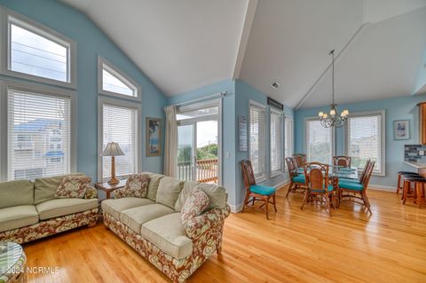 A home in Topsail Beach