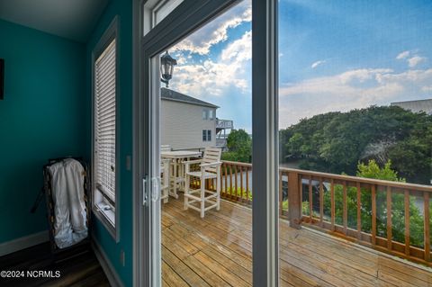 A home in Topsail Beach