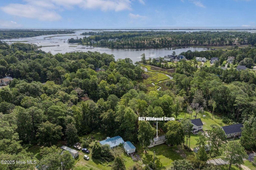 Photo of 862 Wildwood Circle, Hampstead, NC 28443 (MLS # 100528067)