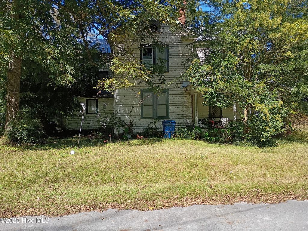 Photo of 415 N 6th Street N, Aurora, NC 27806 (MLS # 100536922)