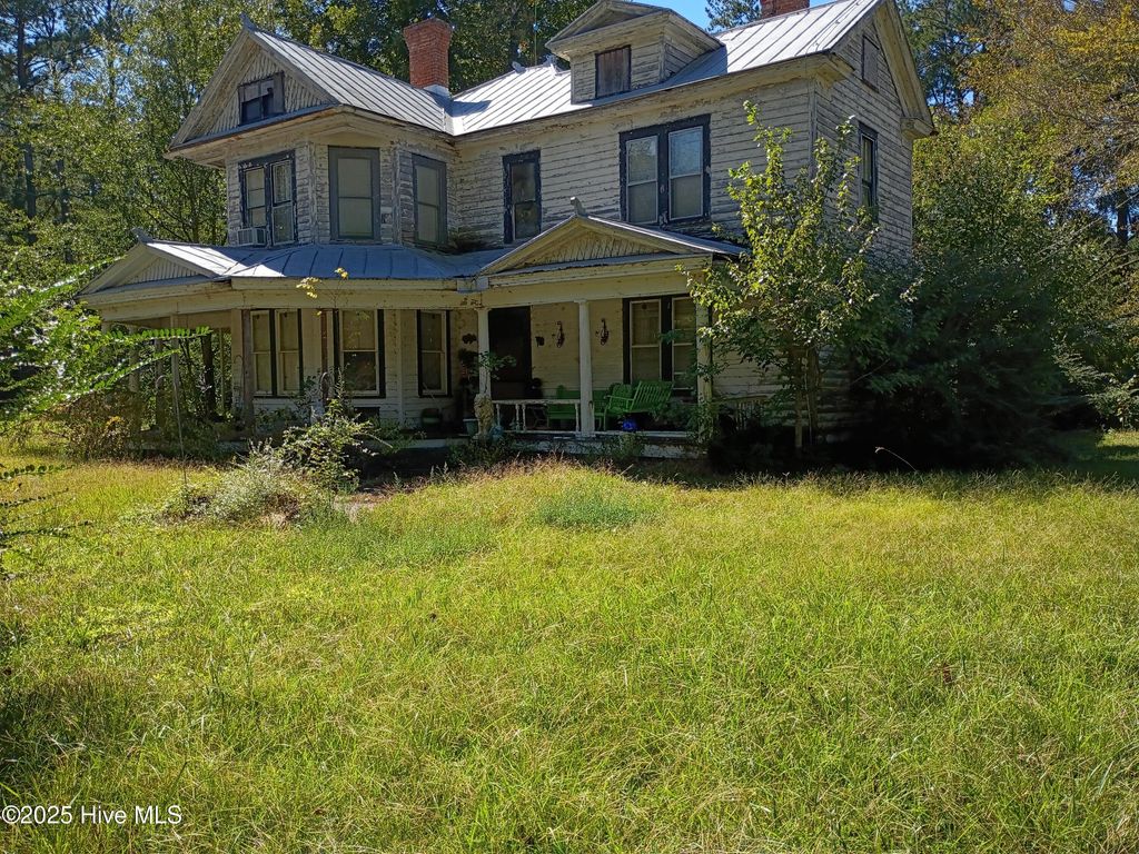 Photo of 415 N 6th Street N, Aurora, NC 27806 (MLS # 100536922)
