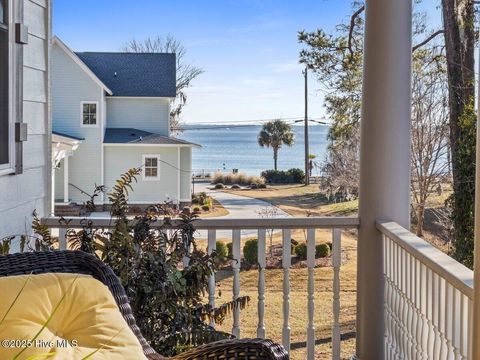 A home in Lake Waccamaw