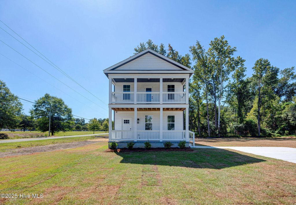 Photo of 201 W Williams Street, Burgaw, NC 28425 (MLS # 100528975)