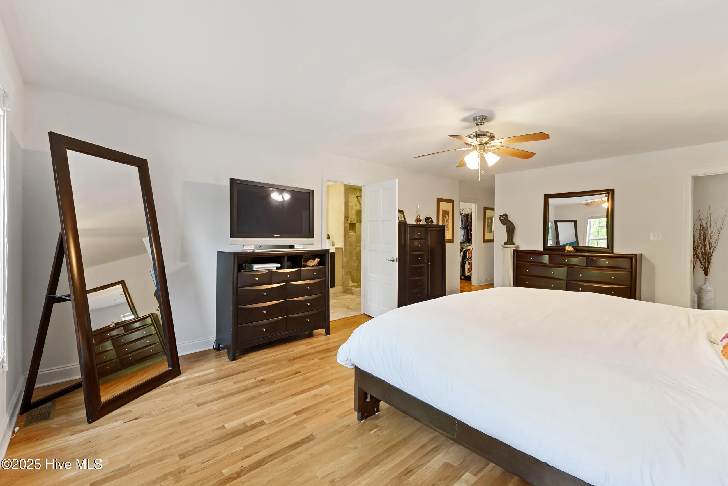 Wilmington, North Carolina 28409, United States, 5 Bedrooms Bedrooms, ,5 BathroomsBathrooms,Residential,Pending,108283