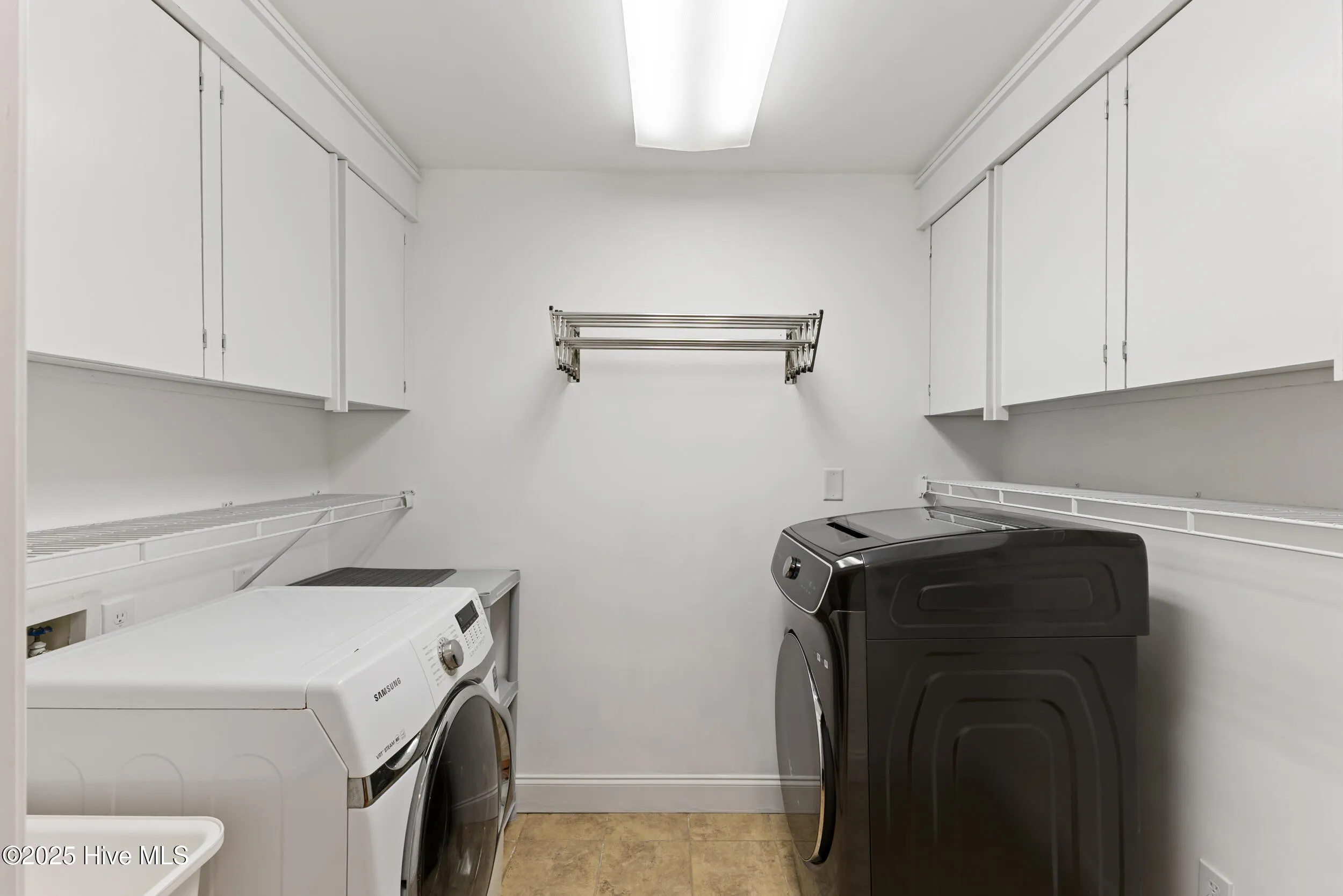 Wilmington, North Carolina 28409, United States, 5 Bedrooms Bedrooms, ,5 BathroomsBathrooms,Residential,Pending,108283