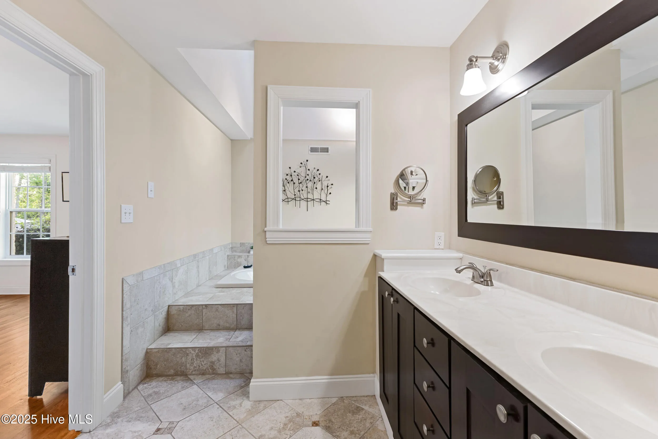 Wilmington, North Carolina 28409, United States, 5 Bedrooms Bedrooms, ,5 BathroomsBathrooms,Residential,Pending,108283