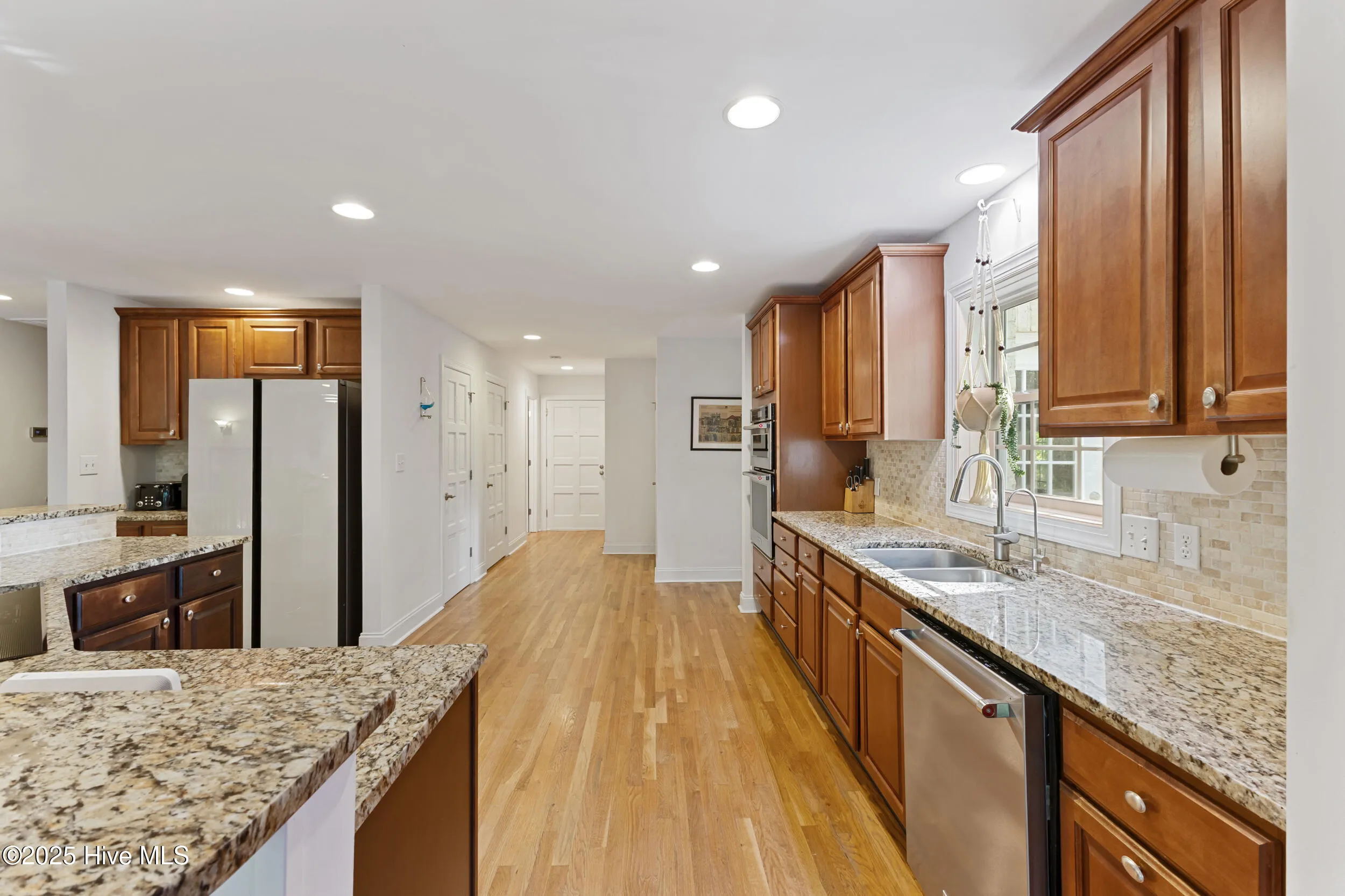 Wilmington, North Carolina 28409, United States, 5 Bedrooms Bedrooms, ,5 BathroomsBathrooms,Residential,Pending,108283