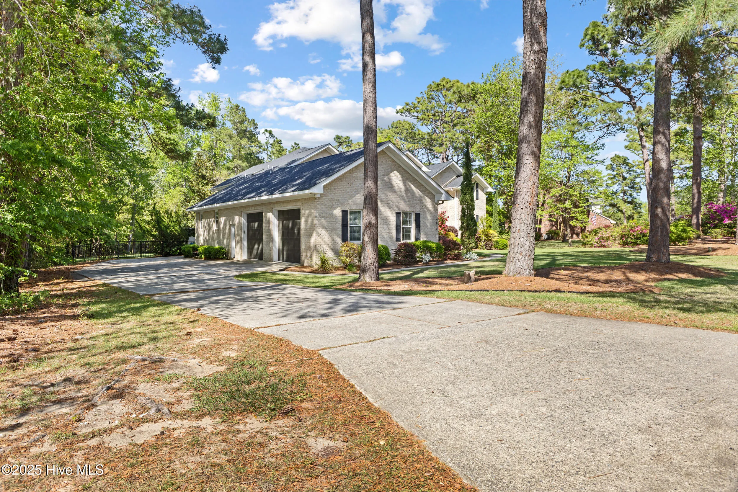 Wilmington, North Carolina 28409, United States, 5 Bedrooms Bedrooms, ,5 BathroomsBathrooms,Residential,Pending,108283