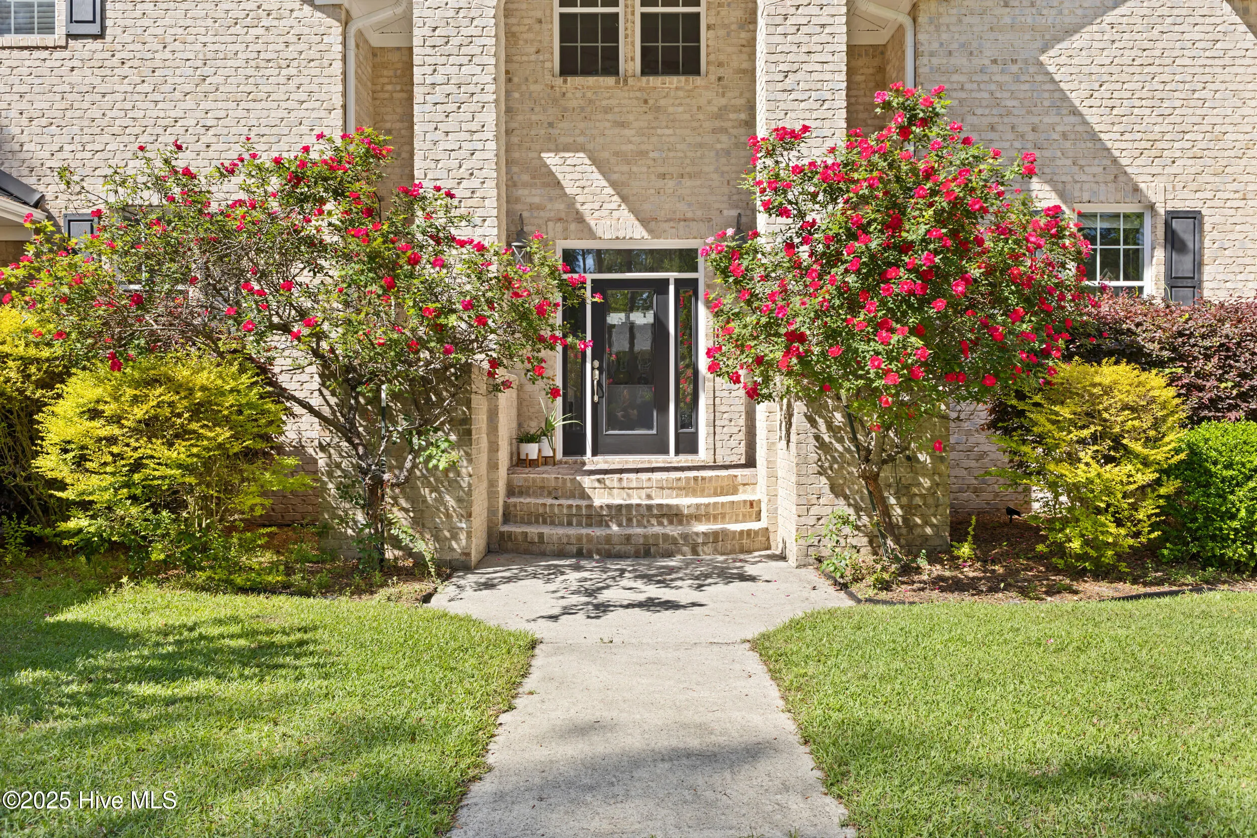 Wilmington, North Carolina 28409, United States, 5 Bedrooms Bedrooms, ,5 BathroomsBathrooms,Residential,Pending,108283