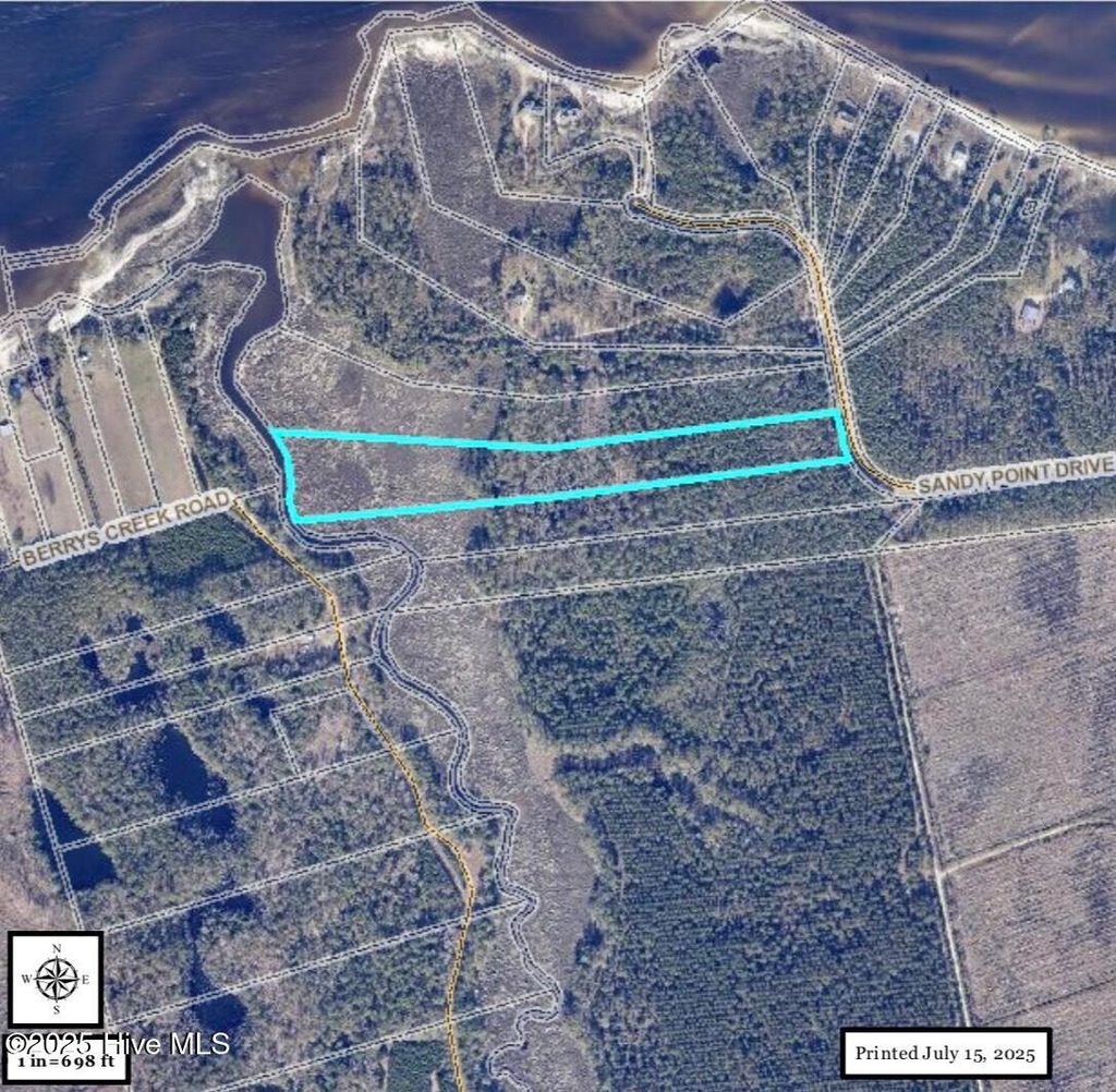 Photo of 695 Sandy Point Drive, Beaufort, NC 28516 (MLS # 100527823)