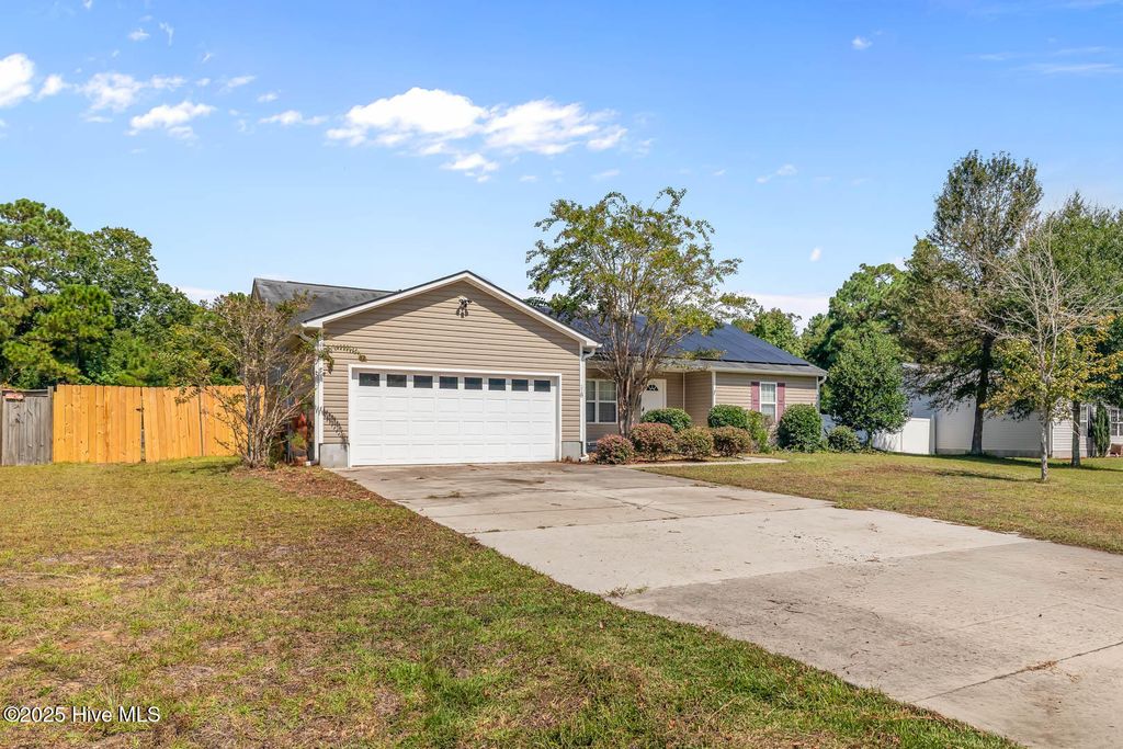 Photo of 118 Magnolia Lane, Hubert, NC 28539 (MLS # 100531186)