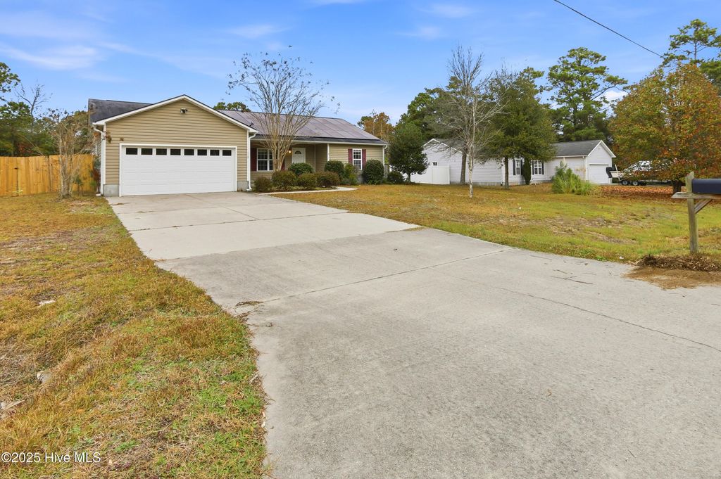 Photo of 118 Magnolia Lane, Hubert, NC 28539 (MLS # 100531186)